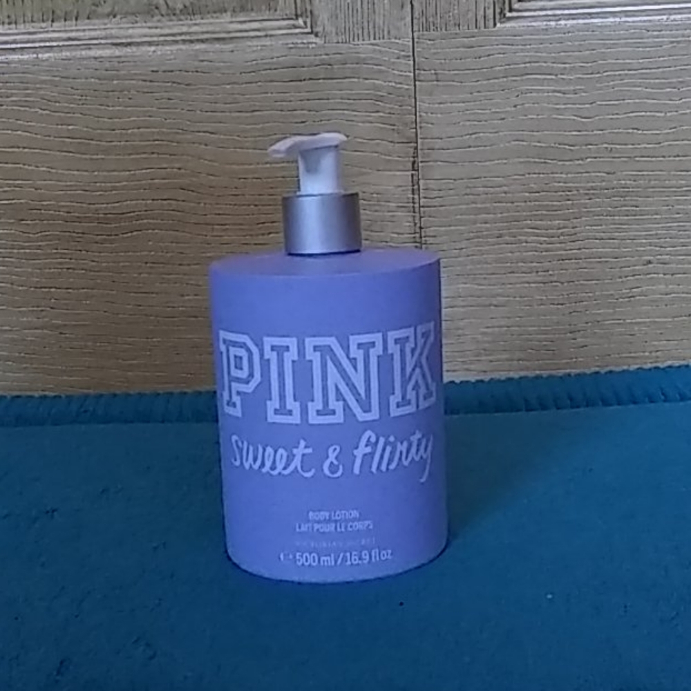 PINK Sweet & Flirty Lotion